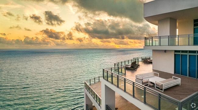 Photo - Diplomat Oceanfront Residences