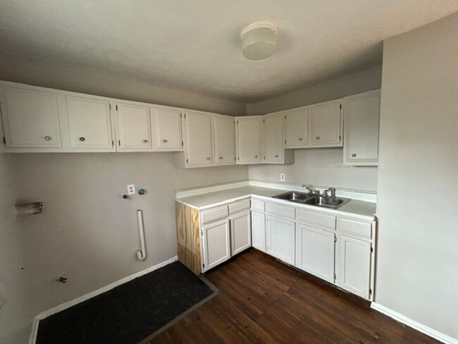 Photo - 138 Mendel Ct Unit 2