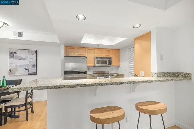 Photo - 2530 Oak Rd Unit 202