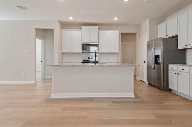 Photo - 1035 Rosewood Trl