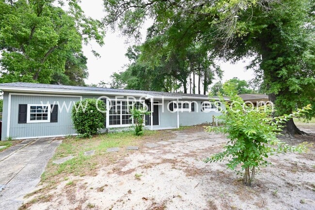 Photo - 131 Adkinson Dr