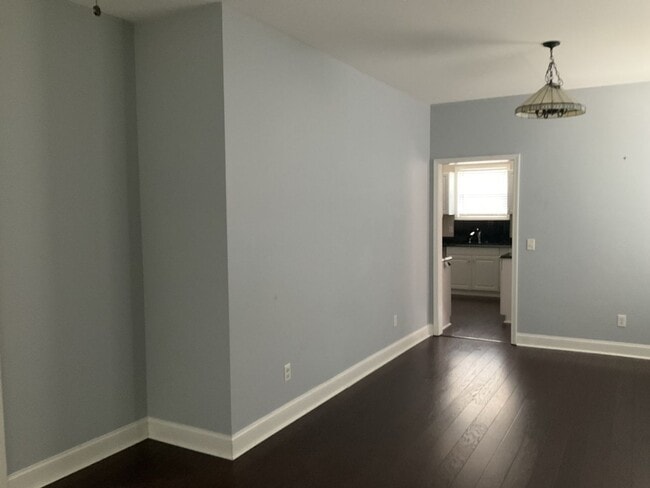 Photo - 22 N Sweetbriar Ln