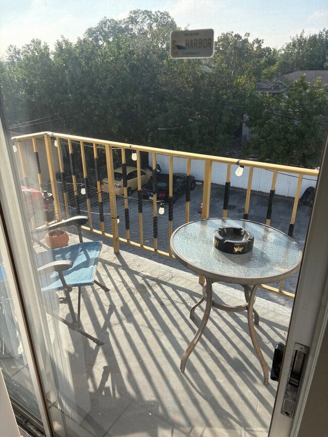 Building Photo - 2238 Monroe St Unit 307