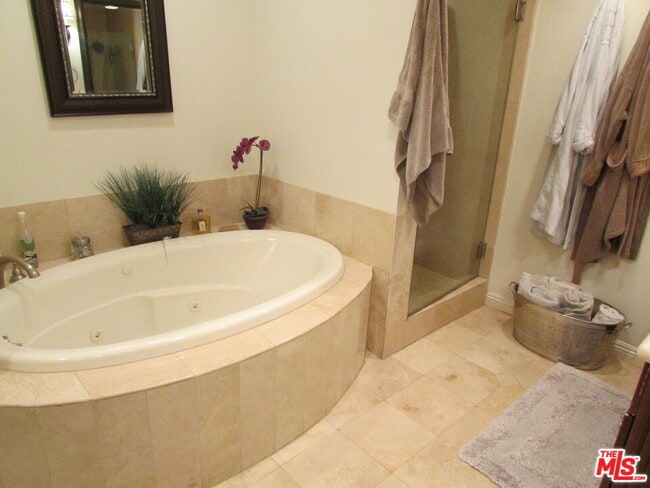 Photo - 1550 Greenfield Ave Unit 201