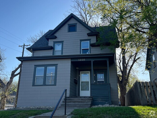 Building Photo - 1200 S Dakota Ave Unit 01 Rental