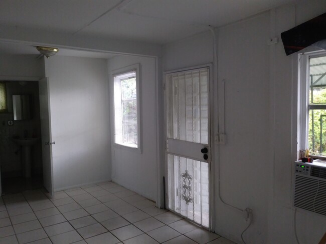 261 NW 35th St Unidad 5