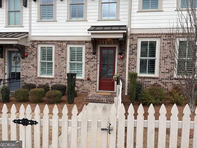 Photo - 1104 Thomas St