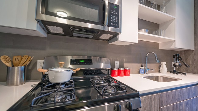 Chef's kitchen with gas cooktop's