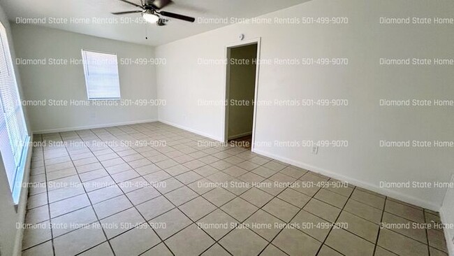 Photo - 826 Jane Dr