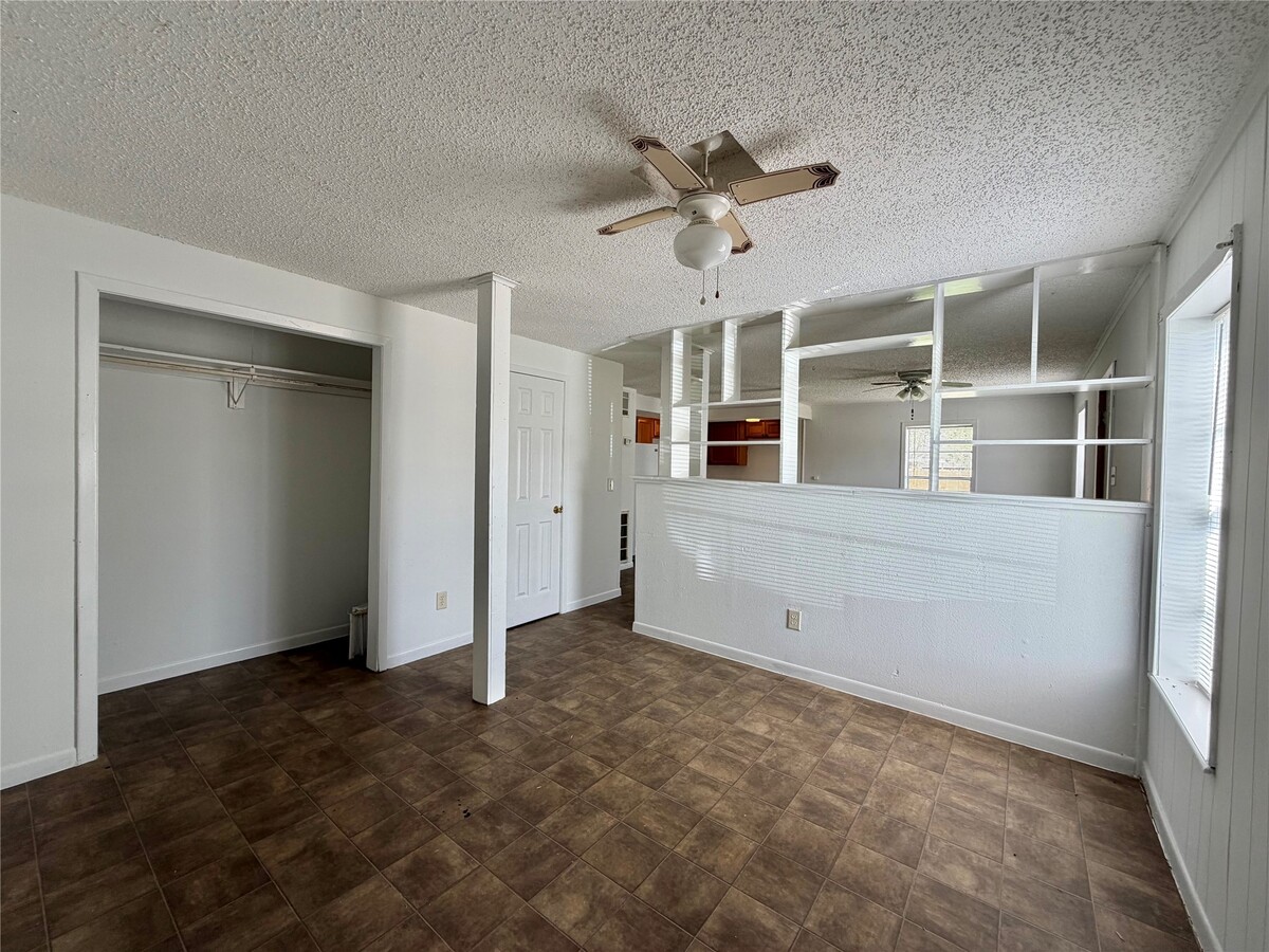 Photo - 1125 N Valderas St