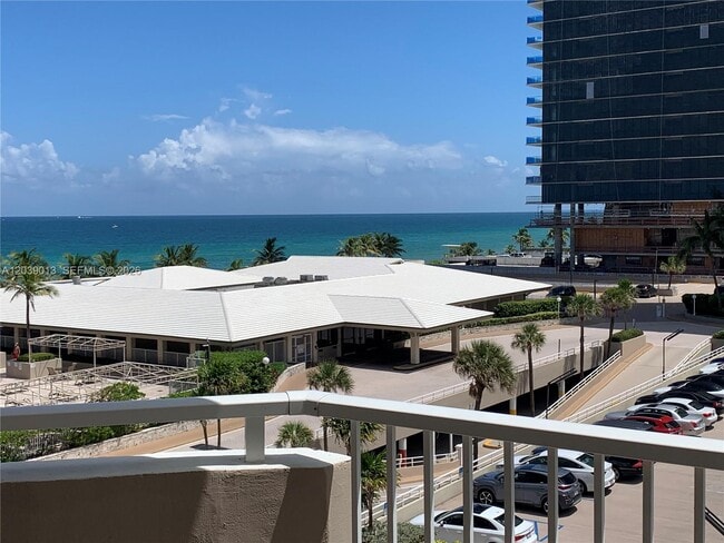 Building Photo - 1950 S Ocean Dr Unit 4C