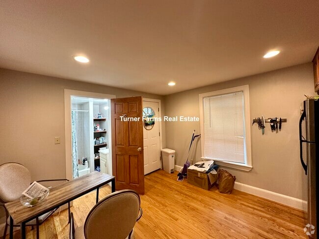 Building Photo - 428 Franklin St Unit 1L Rental
