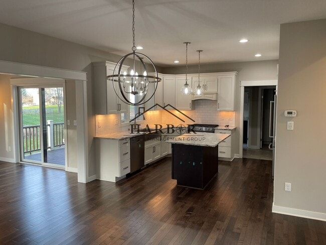 Photo - 2049 Kerry Dr NE