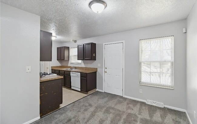 Photo - 937 Ansel Rd