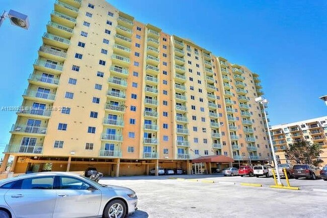Photo - 3500 Coral Wy Unidad 409
