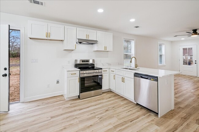 2994 Grenadier Cove