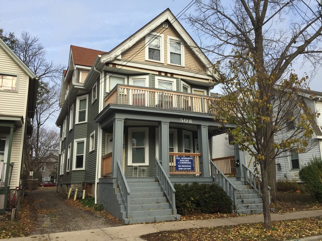 Front of House - 508 W Doty St Apartamentos