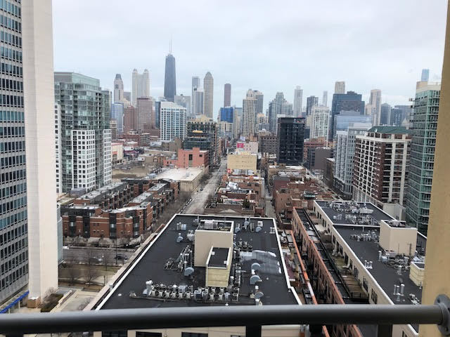 Photo - 720 N Larrabee St