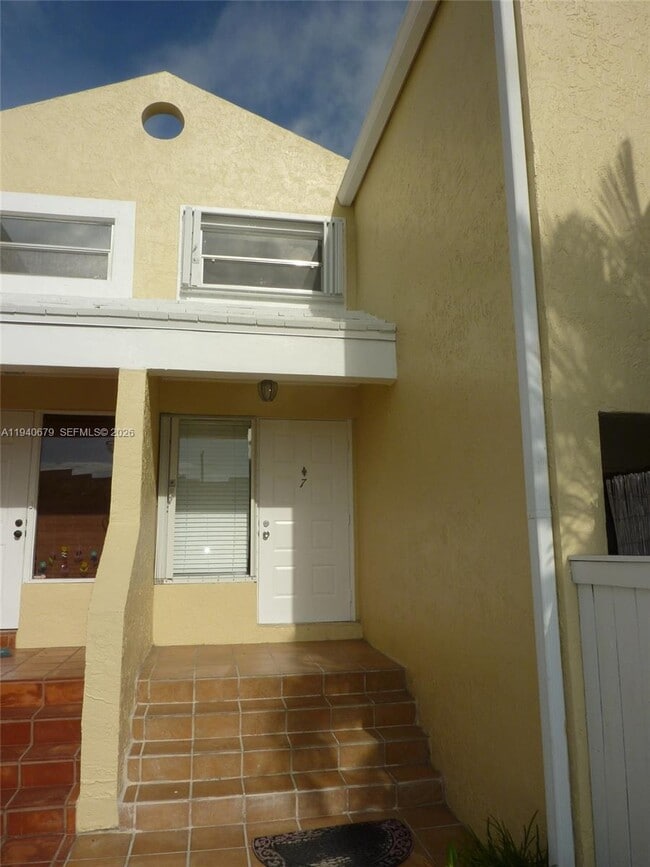 Building Photo - 4535 SW 68th Ct Cir