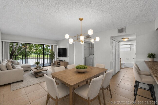 Photo - 1543 Lake Crystal Dr Unit G