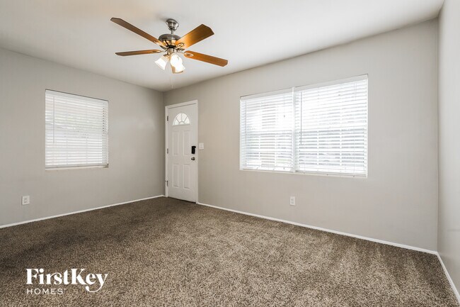 Photo - 425 Hampton Ave