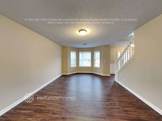 Photo - 372 Othello Dr