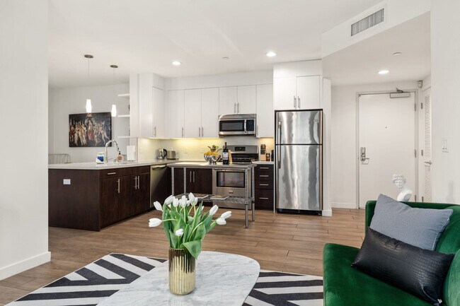 Photo - 739 S Ogden Dr Unit ID1022658P