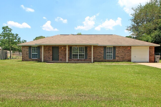 3/2 Northwest Pensacola brick home with ga... - 3/2 Northwest Pensacola brick home with ga...