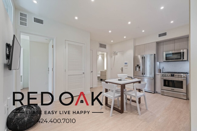 Photo - ~8 WEEKS FREE~ Opulent Bachelor, a Private... Unit 3183