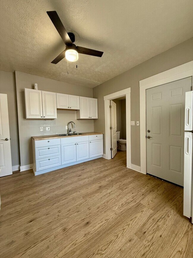 Photo - Beautiful Apartment Living Unit 255 Fountain Avenue - Duplex