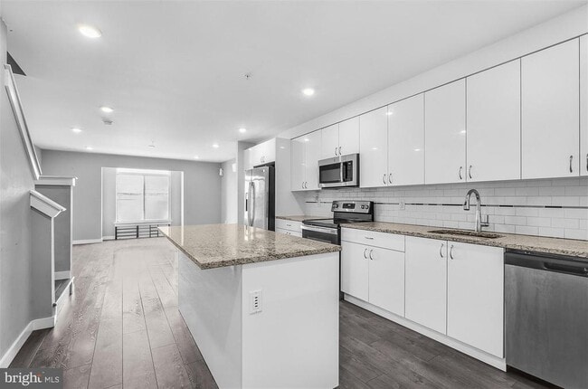 Building Photo - 1447 N 8th St Rental
