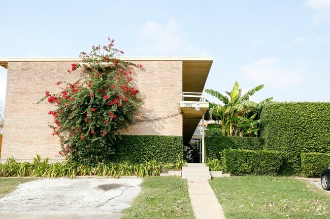 Glen Arbor Apartments - Glen Arbor Apartments