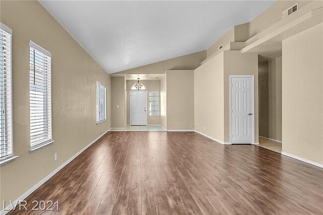 Photo - 237 Highgate St