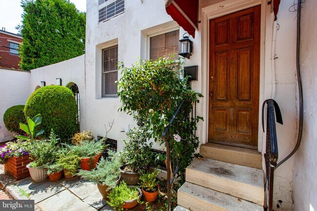 Photo - 733 N 24th St