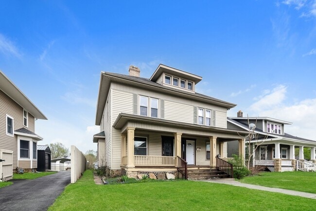 Photo - 557/559 E Madison Ave Unidad 559