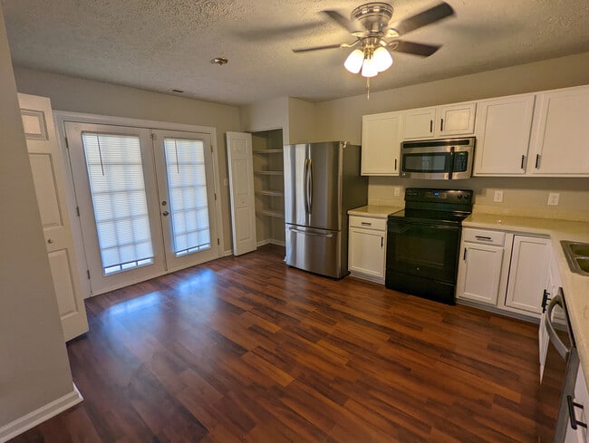 Room in House on Sana Ct