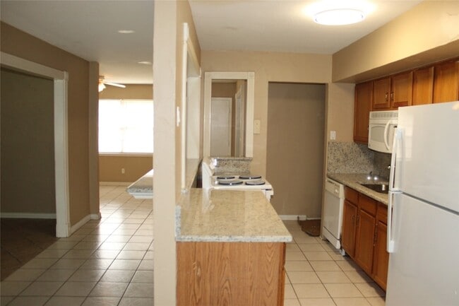 Photo - 2834 Hollandale Ln