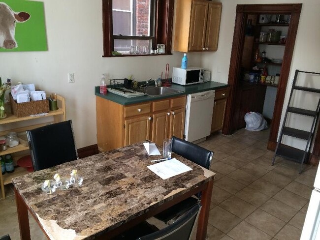 Photo - 174 Saint Alphonsus St Unidad #2