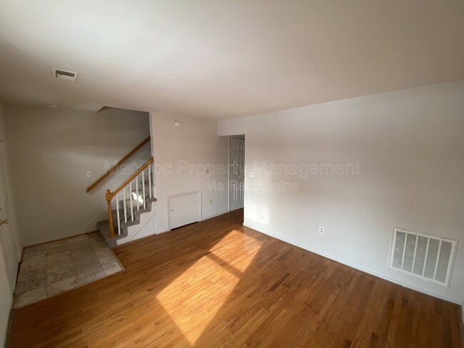 Photo - 212 Farrell Ln