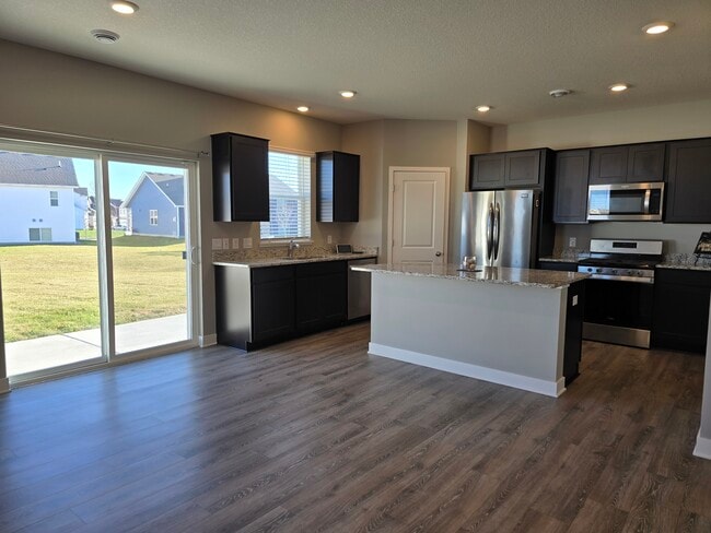 Photo - 2075 Aloha Ave