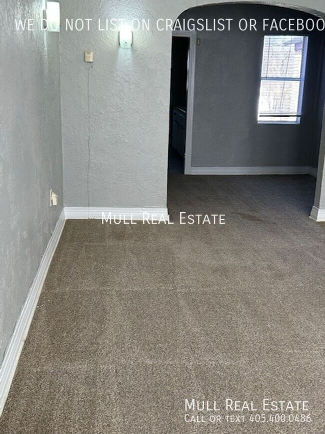 Photo - 825 NE 24th St