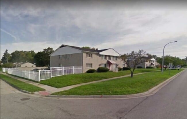 Photo - 10050 W Nine Mile Rd