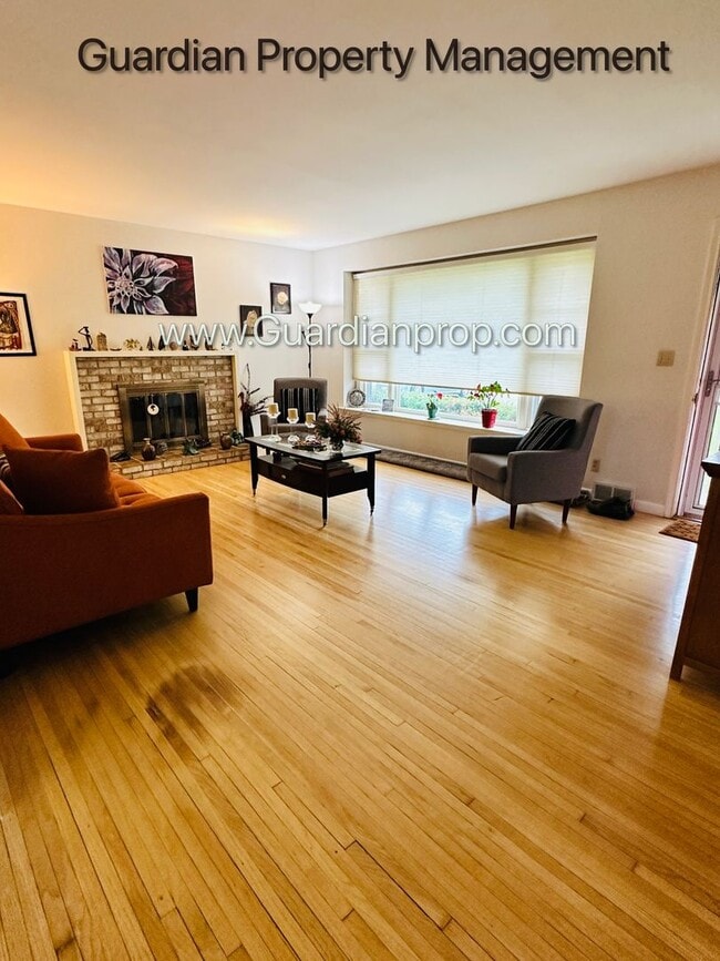 Photo - Edina Single Family Home, 2 Car Garage, Dishwasher, Hardwood Floors, Available January/Feb