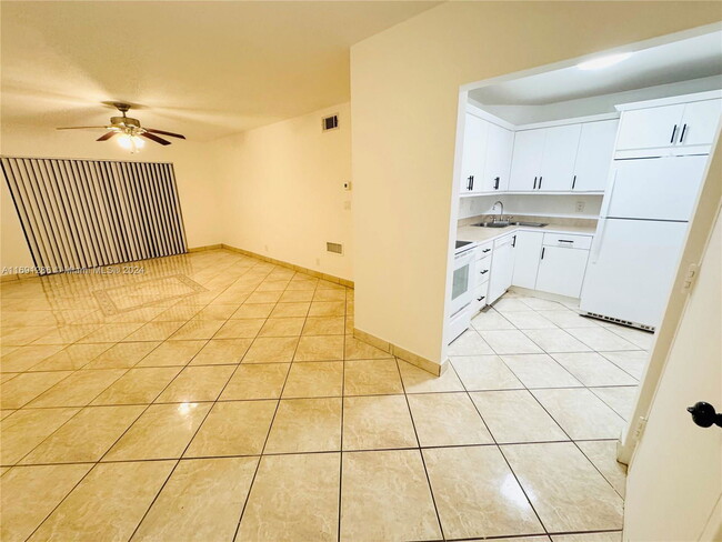 Photo - 3129 Oakland Shores Dr Condo Unit A105