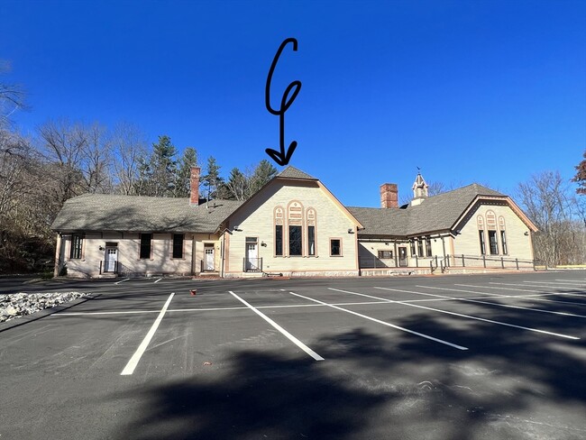 Building Photo - 352 Manchaug Rd Unit 3
