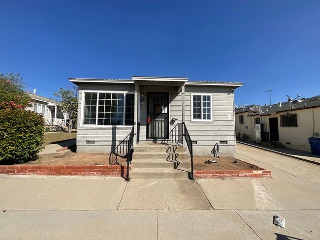 Building Photo - W Bevery Terrace Unit 1516