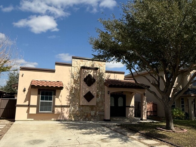 Photo - 1021 Savannah Loop