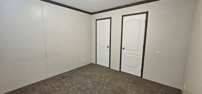 Photo - 261 Tulip Ln