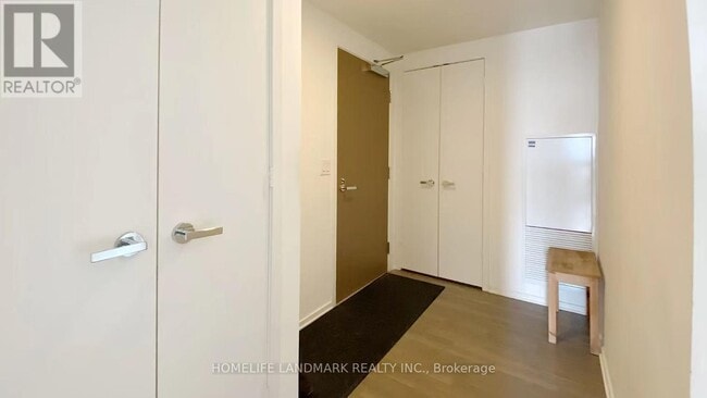 Photo - 1 Bloor St E Unité 2601