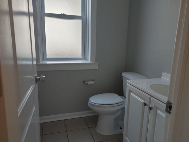 Building Photo - 8408 S Kingston Ave Unit 3